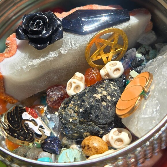 Spooky Love Gone Wrong Halloween Magicks Altar Home Decor Tin - Picture 8 of 8